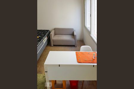 Sala/Quarto de kitnet/studio para alugar com 1 quarto, 28m² em Floresta, Porto Alegre
