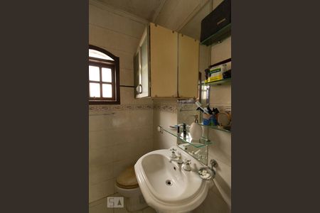 Casa para alugar com 184m², 6 quartos e 4 vagasBanheiro  4