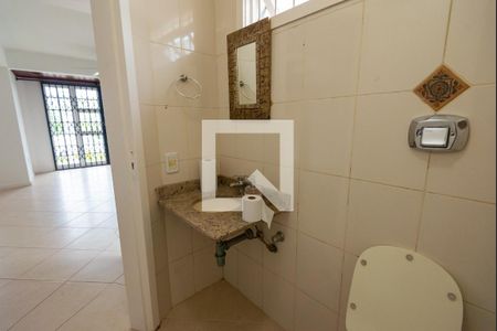 Lavabo de casa para alugar com 3 quartos, 264m² em Vila Nova, Porto Alegre