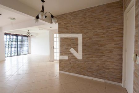 Sala de casa à venda com 3 quartos, 264m² em Vila Nova, Porto Alegre