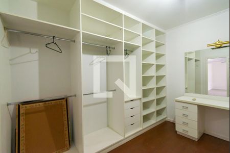Casa à venda com 264m², 3 quartos e 3 vagasCloset