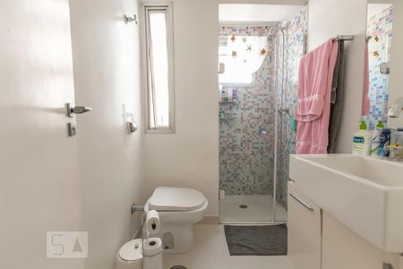 Banheiro de apartamento para alugar com 2 quartos, 65m² em Santana, São Paulo