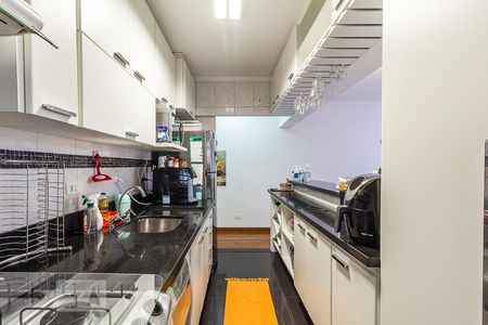 Cozinha de apartamento à venda com 2 quartos, 65m² em Vila Olímpia, São Paulo