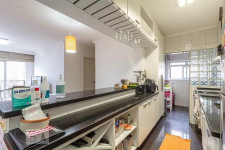 Cozinha de apartamento à venda com 2 quartos, 65m² em Vila Olímpia, São Paulo