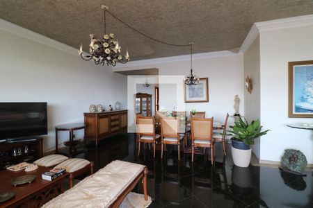 Sala 1 de apartamento para alugar com 4 quartos, 350m² em Cacuia, Rio de Janeiro