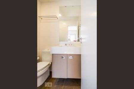 Apartamento para alugar com 83m², 2 quartos e 2 vagas Apartamento para alugar com 83m², 2 quartos e 2 vagasBanheiro da Suíte