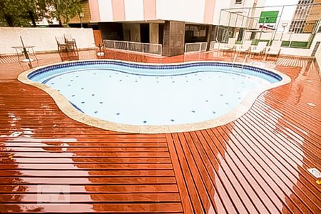 Apartamento à venda com 115m², 3 quartos e 1 vaga Apartamento à venda com 115m², 3 quartos e 1 vagaPiscina