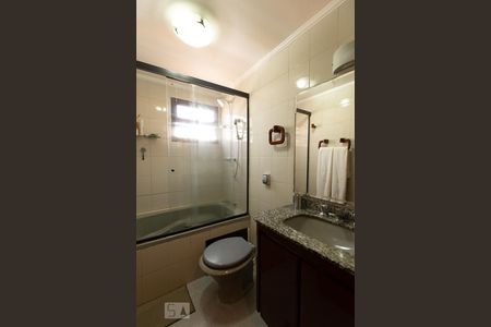 Apartamento à venda com 110m², 3 quartos e 2 vagasBanheiro da suíte