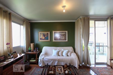 Apartamento à venda com 200m², 4 quartos e 3 vagasSala