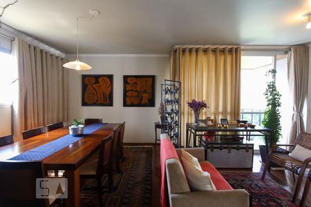 Apartamento à venda com 200m², 4 quartos e 3 vagasSala