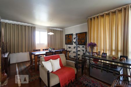 Apartamento à venda com 200m², 4 quartos e 3 vagasSala