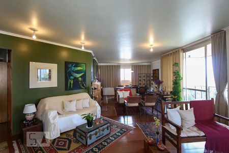 Apartamento à venda com 200m², 4 quartos e 3 vagasSala