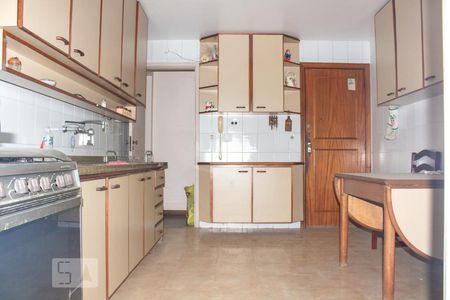 Apartamento à venda com 133m², 3 quartos e 2 vagasCozinha