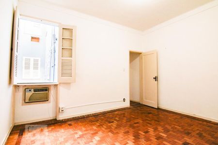 Sala de Apartamento com 2 quartos, 75m² Rio Comprido