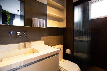 Apartamento à venda com 74m², 2 quartos e 2 vagasBanheiro da suíte