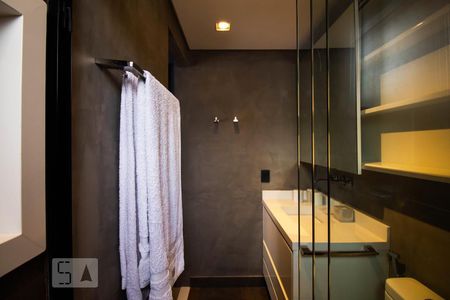 Apartamento à venda com 74m², 2 quartos e 2 vagasBanheiro da suíte