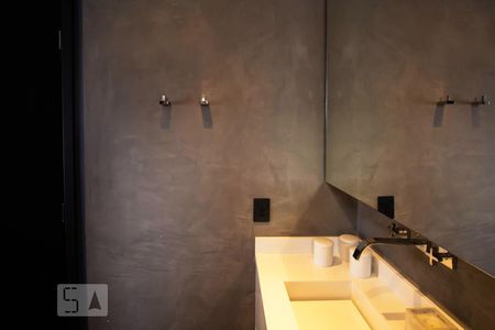 Apartamento à venda com 74m², 2 quartos e 2 vagasBanheiro da suíte