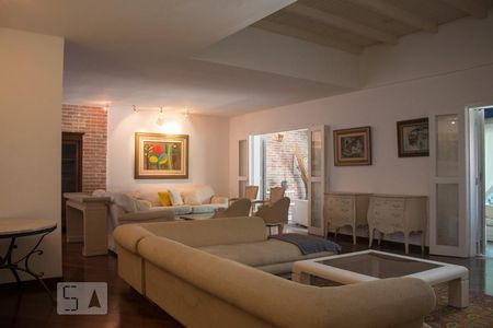 Casa de condomínio para alugar com 1000m², 6 quartos e 4 vagas Casa de condomínio para alugar com 1000m², 6 quartos e 4 vagasSala