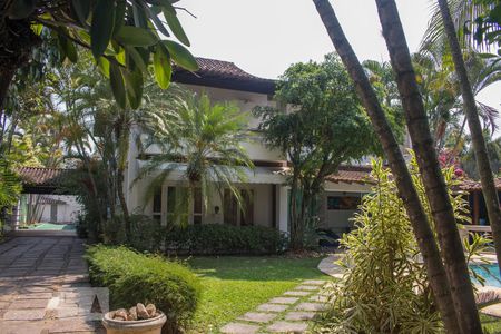 Casa de condomínio para alugar com 1000m², 6 quartos e 4 vagas Casa de condomínio para alugar com 1000m², 6 quartos e 4 vagasFachada da Casa