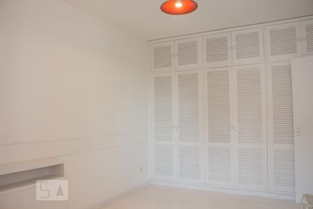 Casa de condomínio para alugar com 1000m², 6 quartos e 4 vagas Casa de condomínio para alugar com 1000m², 6 quartos e 4 vagasQuarto 1