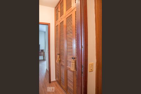 Casa de condomínio para alugar com 1000m², 6 quartos e 4 vagas Casa de condomínio para alugar com 1000m², 6 quartos e 4 vagasRoupário