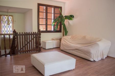 Casa de condomínio para alugar com 1000m², 6 quartos e 4 vagas Casa de condomínio para alugar com 1000m², 6 quartos e 4 vagasLiving