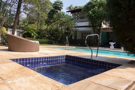 Casa de condomínio para alugar com 1000m², 6 quartos e 4 vagas Casa de condomínio para alugar com 1000m², 6 quartos e 4 vagasPiscina