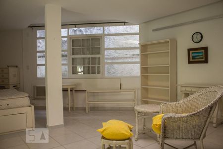 Casa de condomínio para alugar com 1000m², 6 quartos e 4 vagas Casa de condomínio para alugar com 1000m², 6 quartos e 4 vagasSuíte de Convidado