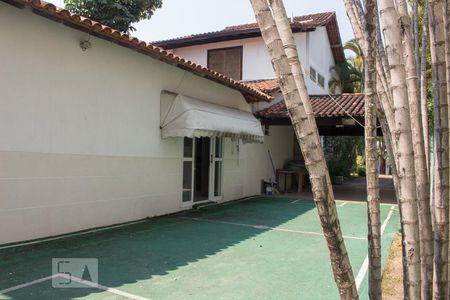 Casa de condomínio para alugar com 1000m², 6 quartos e 4 vagas Casa de condomínio para alugar com 1000m², 6 quartos e 4 vagasQuadra Infantil