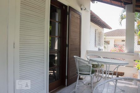 Casa de condomínio para alugar com 1000m², 6 quartos e 4 vagas Casa de condomínio para alugar com 1000m², 6 quartos e 4 vagasVaranda da Suíte 2