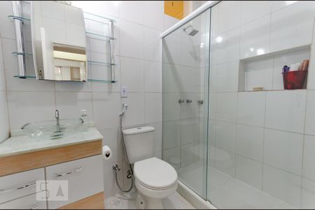 Apartamento à venda com 78m², 2 quartos e sem vaga Apartamento à venda com 78m², 2 quartos e sem vagaBanheiro Social