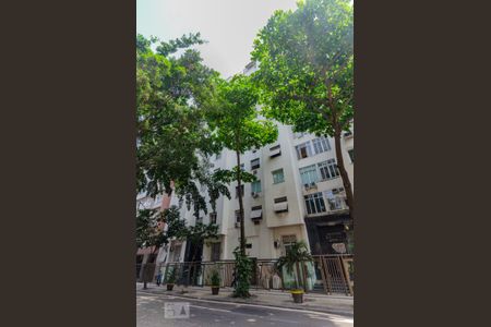 Apartamento à venda com 78m², 2 quartos e sem vaga Apartamento à venda com 78m², 2 quartos e sem vagaFachada