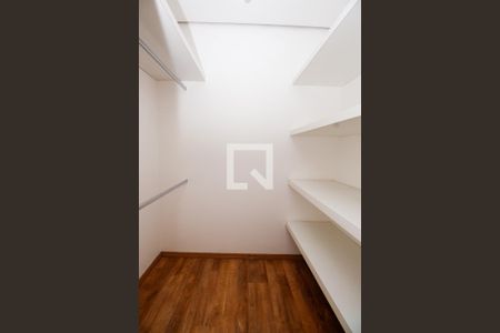 Apartamento para alugar com 60m², 1 quarto e 2 vagasCloset da suíte