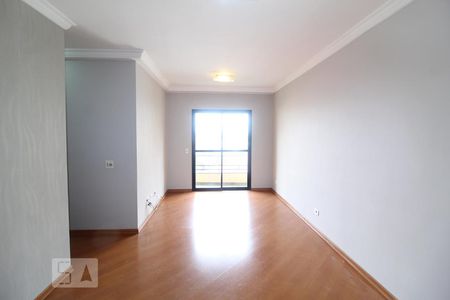 Apartamento para alugar com 75m², 2 quartos e 1 vagaSala