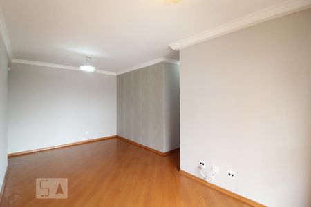 Apartamento para alugar com 75m², 2 quartos e 1 vagaSala