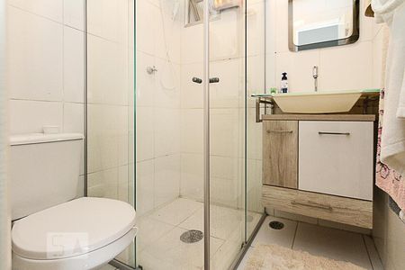 Banheiro de apartamento à venda com 3 quartos, 73m² em Vila Antonieta, São Paulo