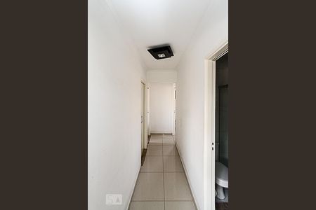 Corredor de apartamento à venda com 3 quartos, 73m² em Vila Antonieta, São Paulo