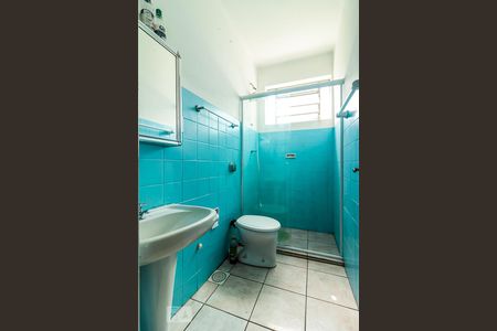 Banheiro de kitnet/studio à venda com 1 quarto, 33m² em Rio Branco, Porto Alegre