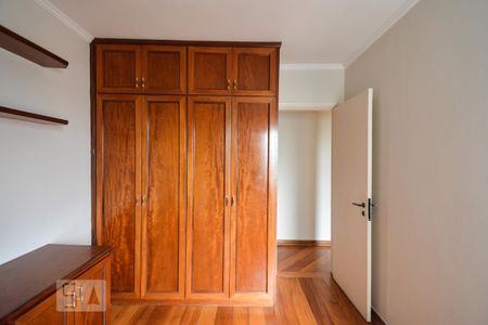 Apartamento à venda com 80m², 3 quartos e 2 vagasQuarto 2