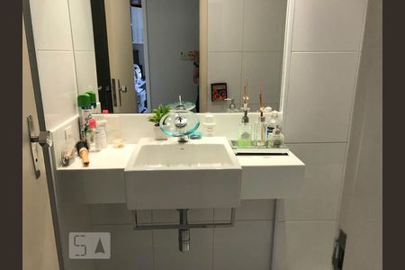 Apartamento à venda com 61m², 2 quartos e 2 vagasBanheiro 1