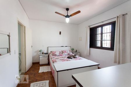 Casa de condomínio à venda com 220m², 3 quartos e 2 vagasSuíte