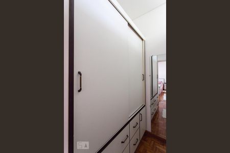 Casa de condomínio à venda com 220m², 3 quartos e 2 vagasCloset da Suíte