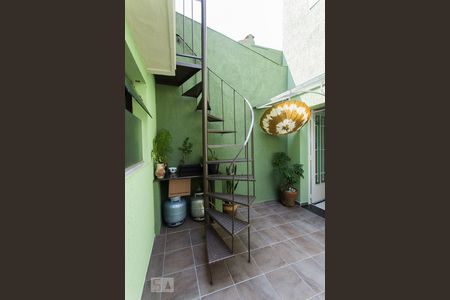 Casa de condomínio à venda com 220m², 3 quartos e 2 vagasQuintal