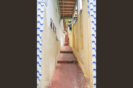 Casa para alugar com 50m², 1 quarto e sem vagaCorredor de acesso ao imóvel