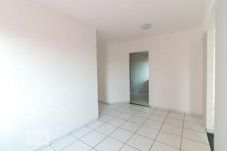 Sala de apartamento para alugar com 3 quartos, 60m² em Jardim Santa Clara, Guarulhos