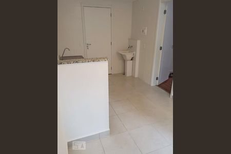 Studio para alugar com 33m², 1 quarto e sem vaga Studio para alugar com 33m², 1 quarto e sem vagaSala/Cozinha