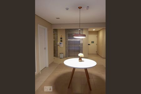 Studio para alugar com 33m², 1 quarto e sem vaga Studio para alugar com 33m², 1 quarto e sem vagaHall Social - Condomínio