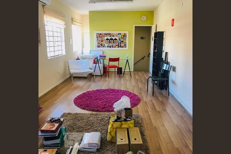 Casa à venda com 500m², 3 quartos e 2 vagas Casa à venda com 500m², 3 quartos e 2 vagasQuarto 6