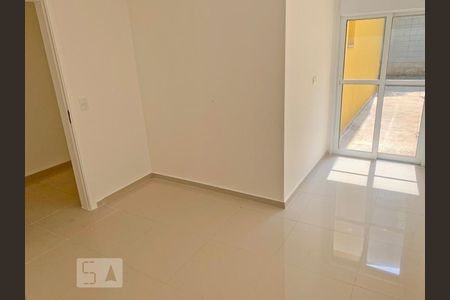 Casa de condomínio à venda com 99m², 2 quartos e 1 vagaQuarto