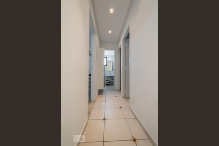 Corredor de apartamento à venda com 2 quartos, 47m² em Chácara Santo Antônio (zona Sul), São Paulo